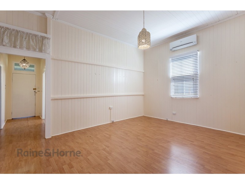 24 McGregor Street, Wilsonton QLD 4350