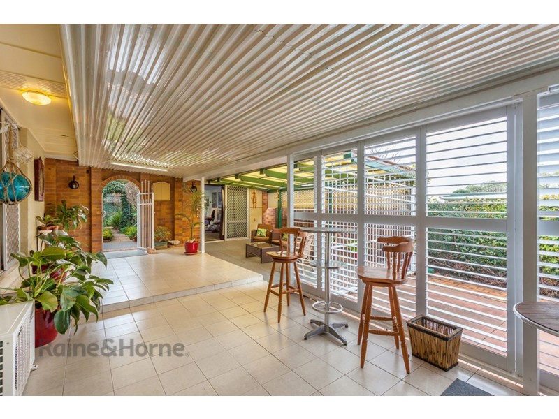 25 Welcombe Avenue, Rockville QLD 4350