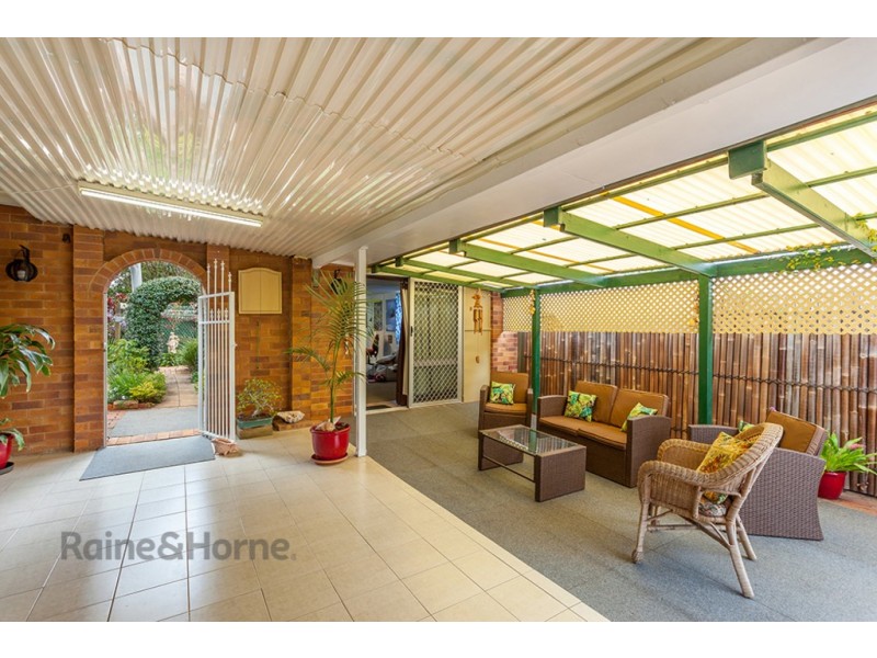 25 Welcombe Avenue, Rockville QLD 4350