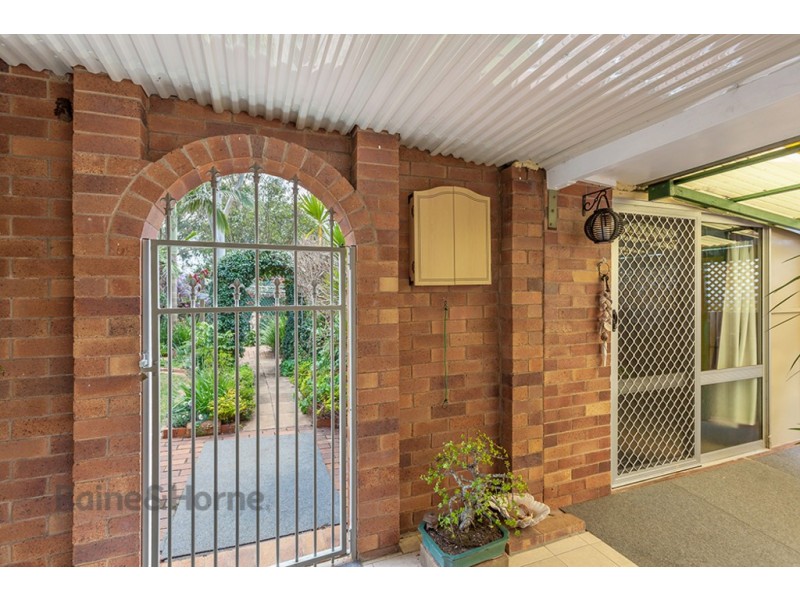 25 Welcombe Avenue, Rockville QLD 4350