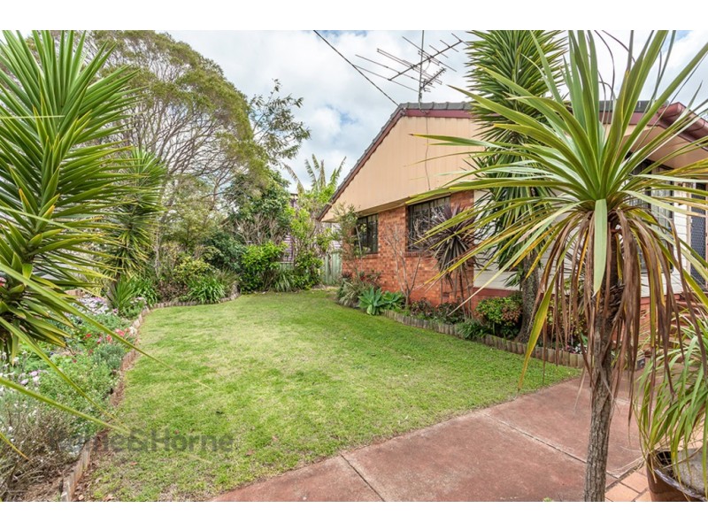 25 Welcombe Avenue, Rockville QLD 4350