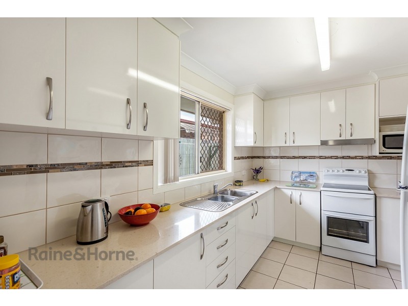 1/4 Brunckhorst Drive, Kearneys Spring QLD 4350