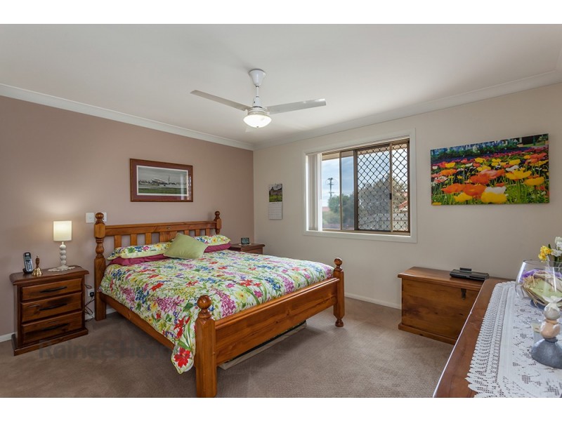 1/4 Brunckhorst Drive, Kearneys Spring QLD 4350