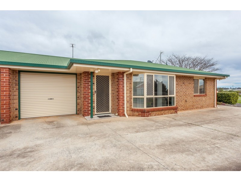 1/4 Brunckhorst Drive, Kearneys Spring QLD 4350