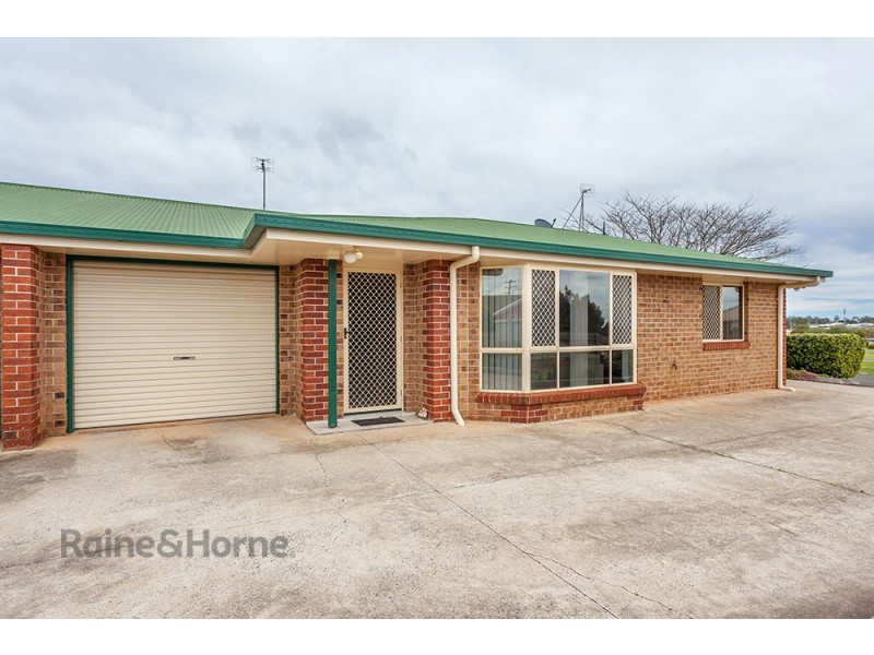 1/4 Brunckhorst Drive, Kearneys Spring QLD 4350
