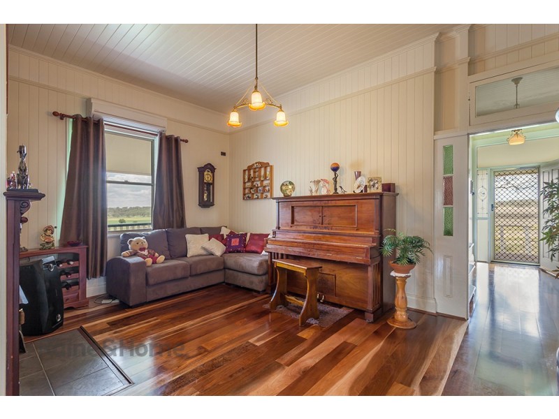 69 Geitzel Road, Biddeston QLD 4401