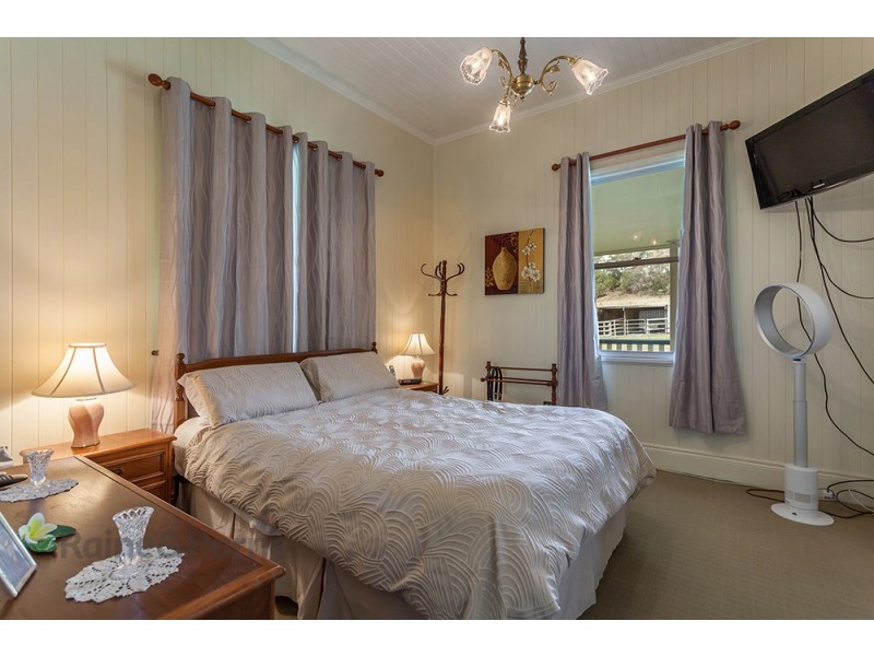 69 Geitzel Road, Biddeston QLD 4401