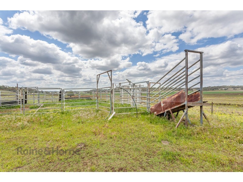 69 Geitzel Road, Biddeston QLD 4401