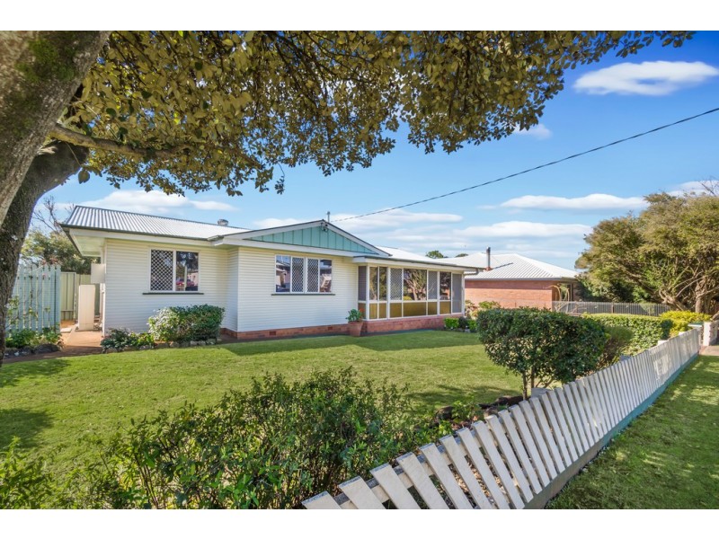 31 Shennan Street, Harristown QLD 4350