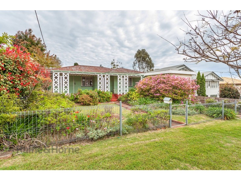 11 Second Avenue, Harristown QLD 4350
