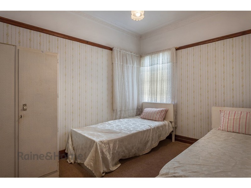 11 Second Avenue, Harristown QLD 4350
