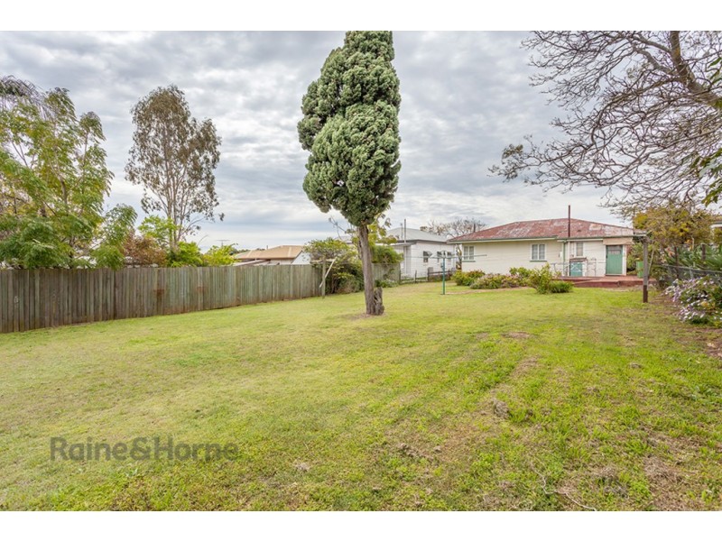 11 Second Avenue, Harristown QLD 4350
