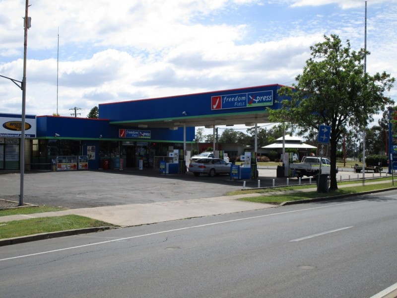 8 Drayton Street, Dalby QLD 4405