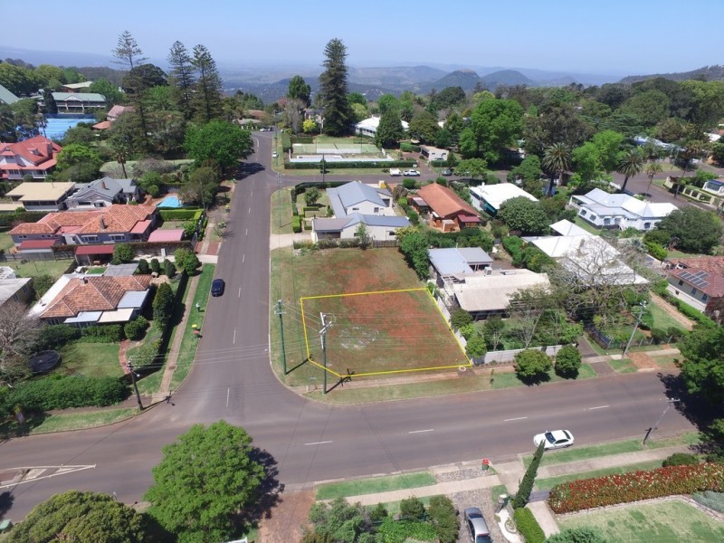 58 Curzon Street, East Toowoomba QLD 4350