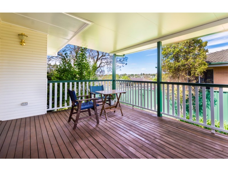 25 Loch Street, Centenary Heights QLD 4350