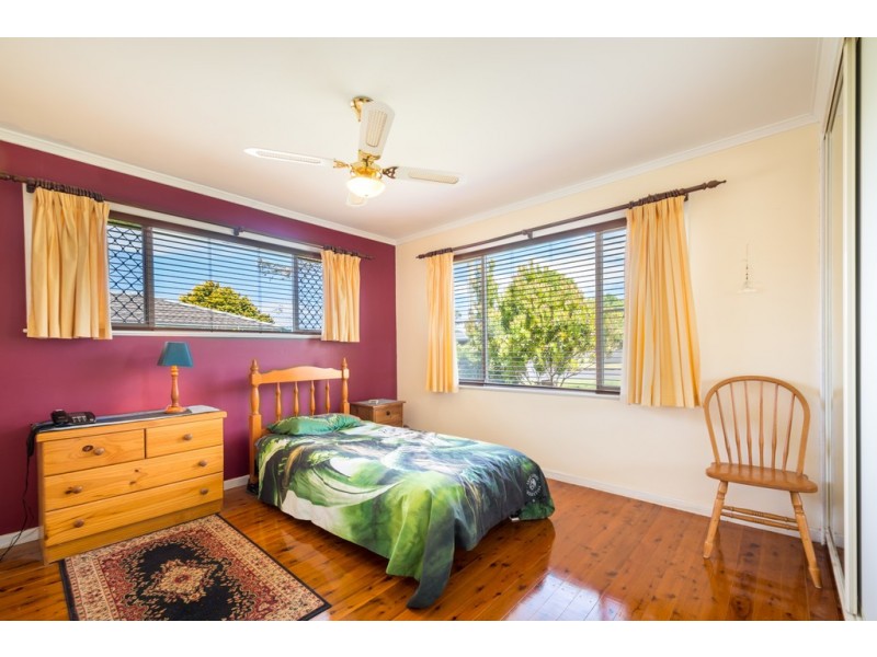 25 Loch Street, Centenary Heights QLD 4350