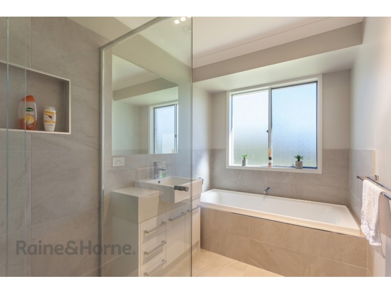 22 Gwenda Drive, Westbrook QLD 4350