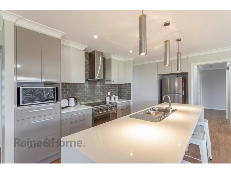 22 Gwenda Drive, Westbrook QLD 4350