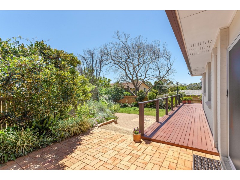 2 Bingara Street, Mount Lofty QLD 4350