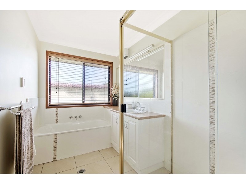 7 Jacaranda Court, Westbrook QLD 4350