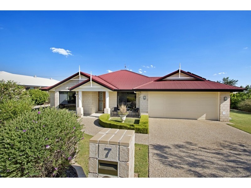 7 Jacaranda Court, Westbrook QLD 4350
