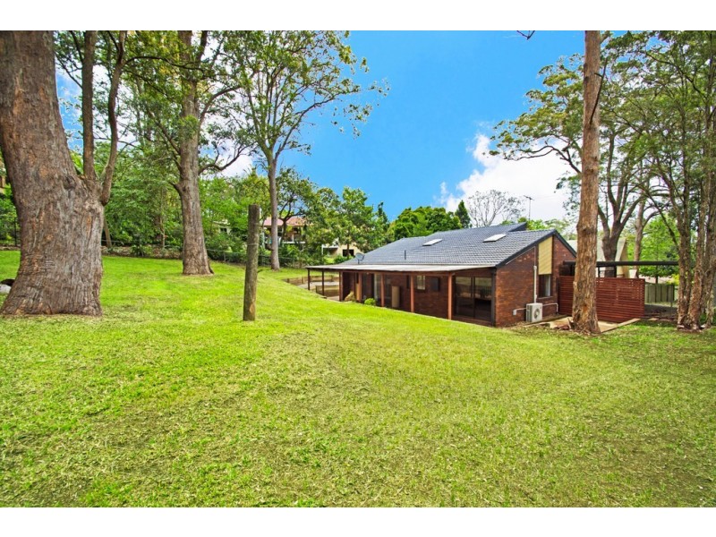 26 Amos Crescent, Mount Lofty QLD 4350