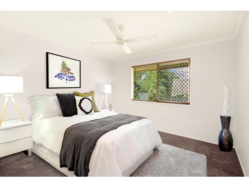 26 Amos Crescent, Mount Lofty QLD 4350