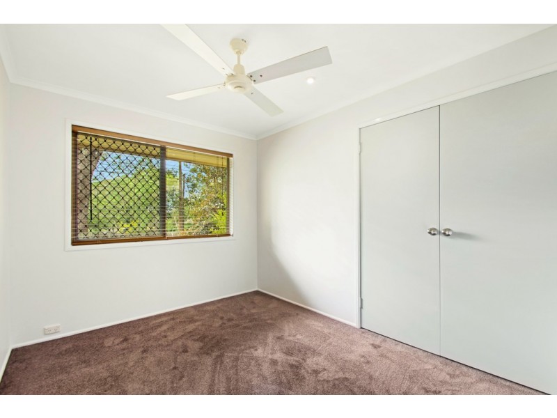 26 Amos Crescent, Mount Lofty QLD 4350
