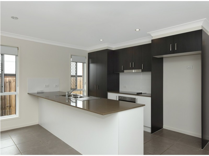 27 Sanctuary Drive, Cranley QLD 4350