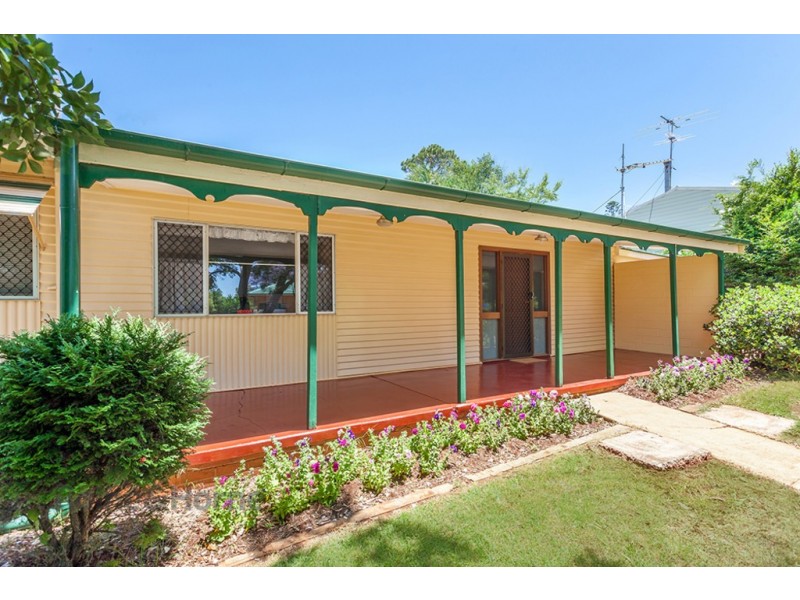 2 Wentworth Street, Centenary Heights QLD 4350