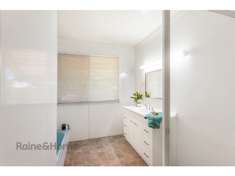 2 Wentworth Street, Centenary Heights QLD 4350