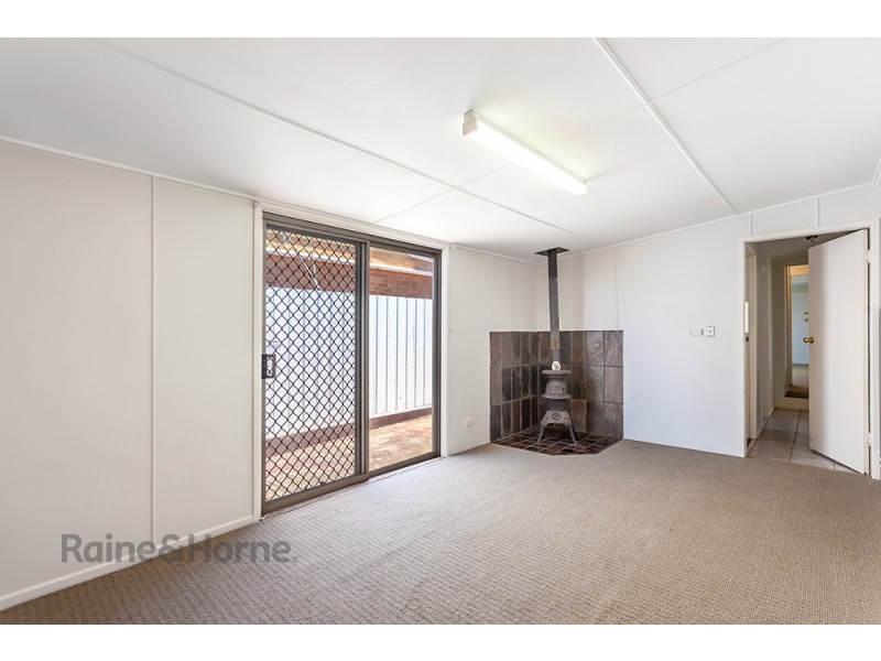 2 Wentworth Street, Centenary Heights QLD 4350