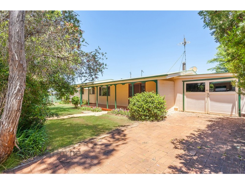 2 Wentworth Street, Centenary Heights QLD 4350