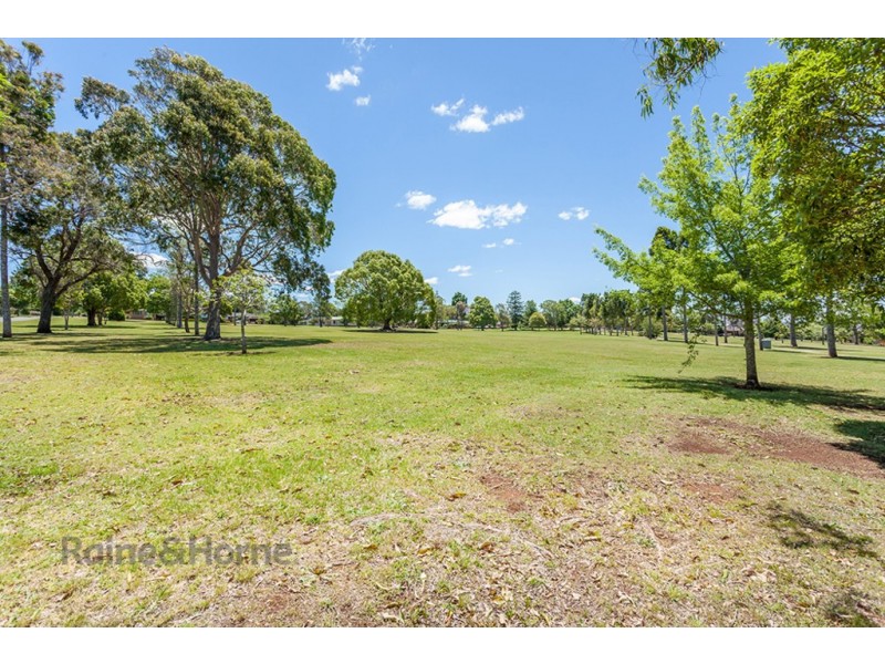 2 Wentworth Street, Centenary Heights QLD 4350