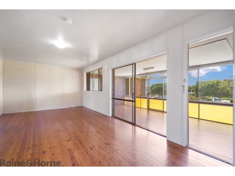 73 Debra Street, Centenary Heights QLD 4350