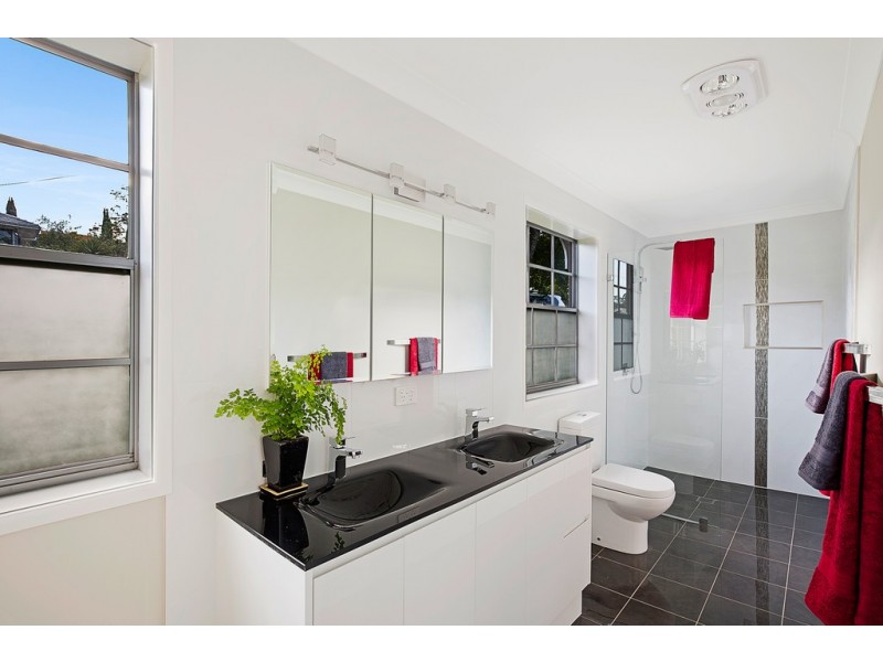 1 Cooloola Drive, Rangeville QLD 4350