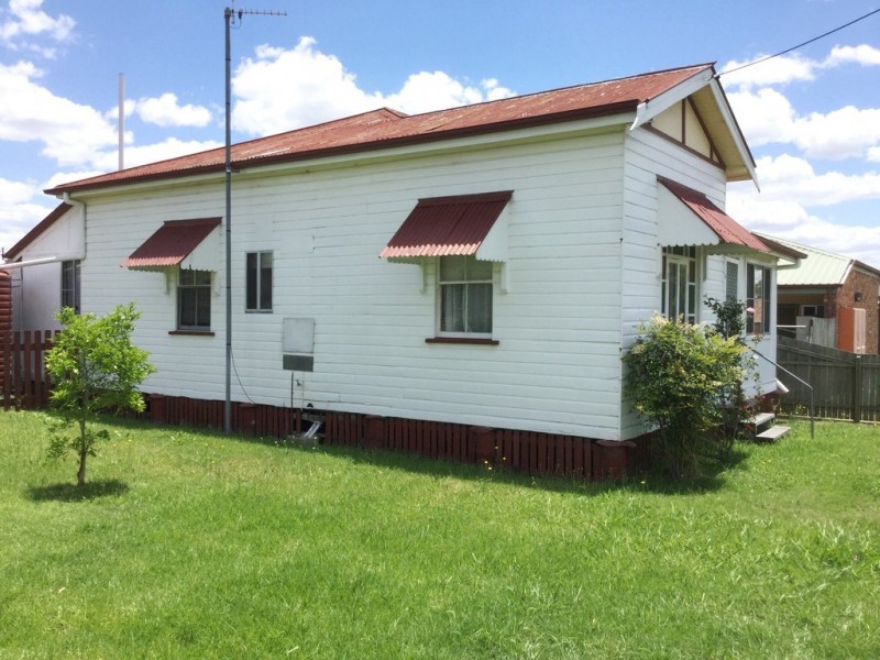 23 Stewart Avenue, Warwick QLD 4370