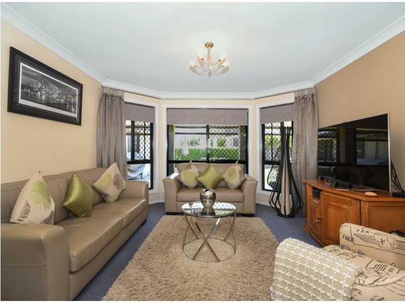 32 Wood Drive, Middle Ridge QLD 4350