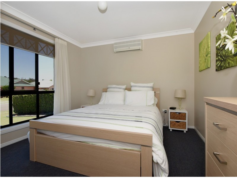 32 Wood Drive, Middle Ridge QLD 4350