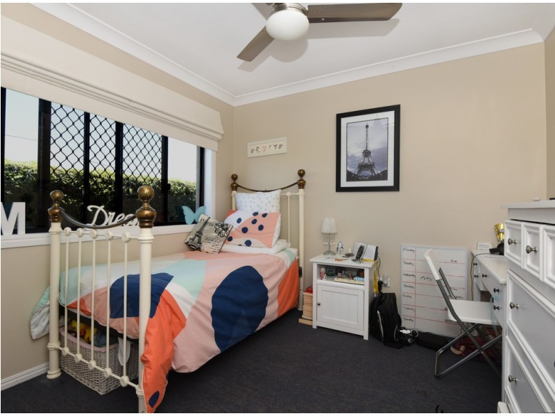 32 Wood Drive, Middle Ridge QLD 4350