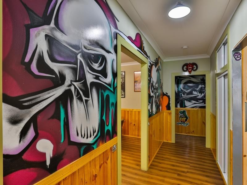 9 Clarissa Street, Newtown QLD 4350