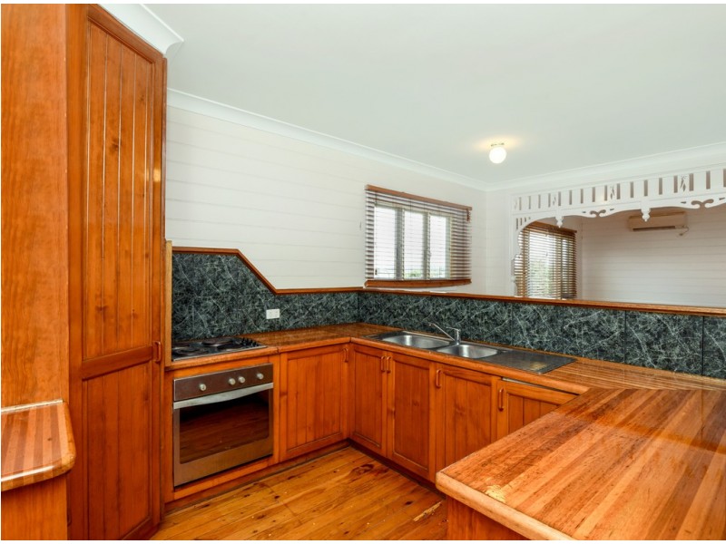 174 Ruthven Street, North Toowoomba QLD 4350