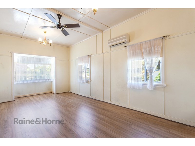 40 Gordon Avenue, Newtown QLD 4350