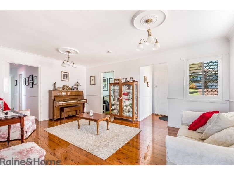 1 and 2 / 37 Barrymount Crescent, Mount Lofty QLD 4350