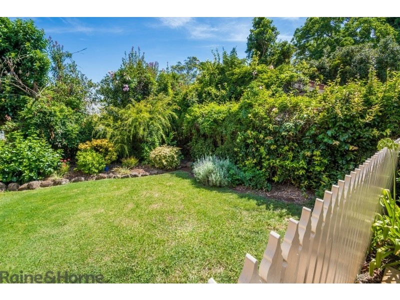 1 and 2 / 37 Barrymount Crescent, Mount Lofty QLD 4350
