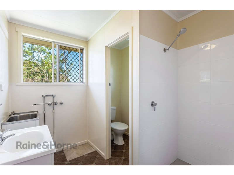 1 and 2 / 37 Barrymount Crescent, Mount Lofty QLD 4350