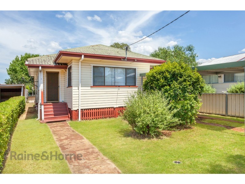 8A Bothwell Street, Newtown QLD 4350