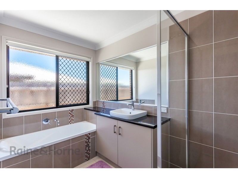 27 Opperman Drive, Kearneys Spring QLD 4350