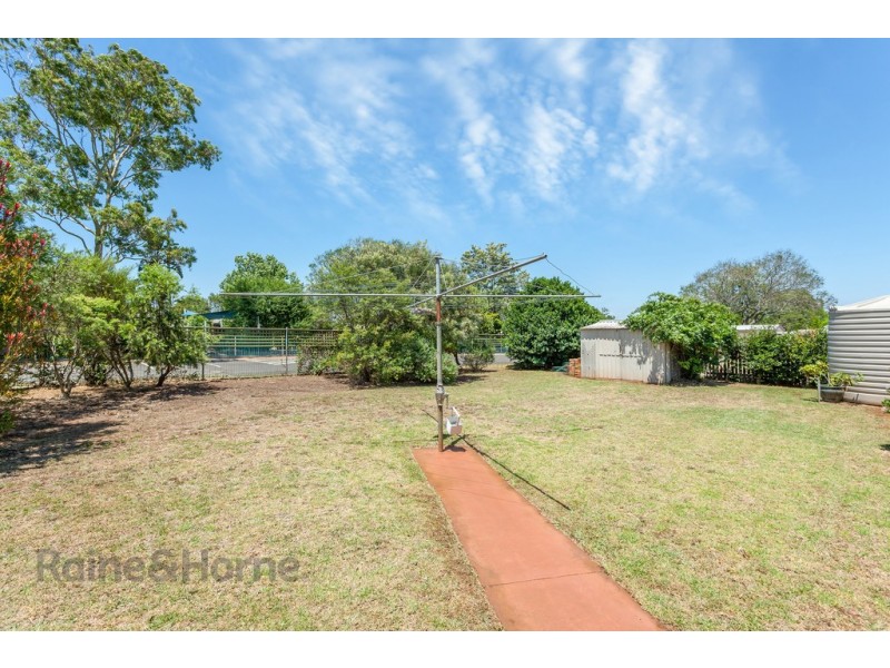 46 Lotus Crescent, Centenary Heights QLD 4350