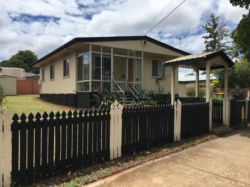 208 Mackenzie Street, Rangeville QLD 4350
